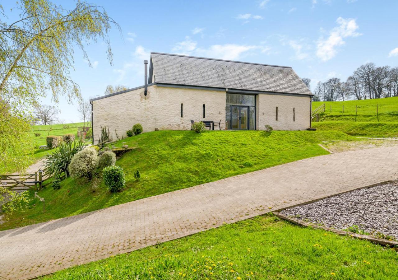 Usk Barn Apartamento Llanbadoc Exterior foto